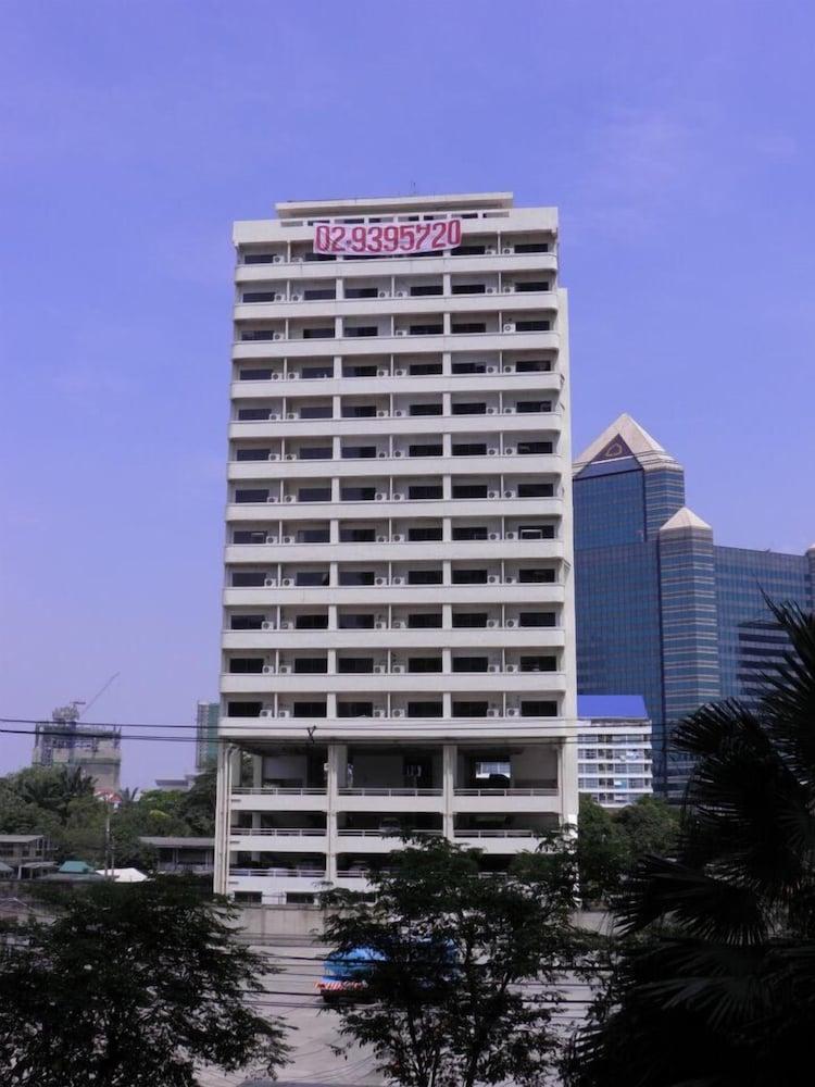 Hotel Poonchock Mansion Bangkok Exterior foto