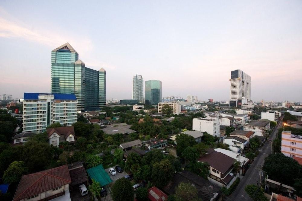 Hotel Poonchock Mansion Bangkok Exterior foto