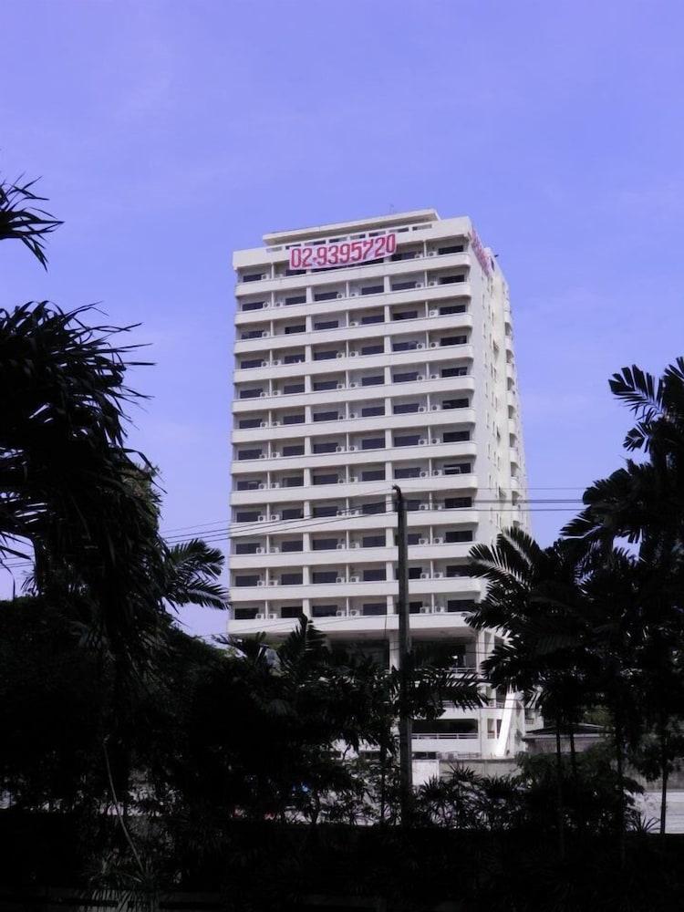 Hotel Poonchock Mansion Bangkok Exterior foto