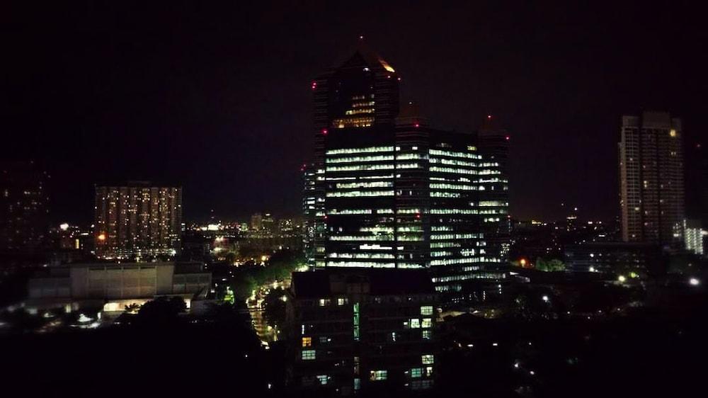 Hotel Poonchock Mansion Bangkok Exterior foto